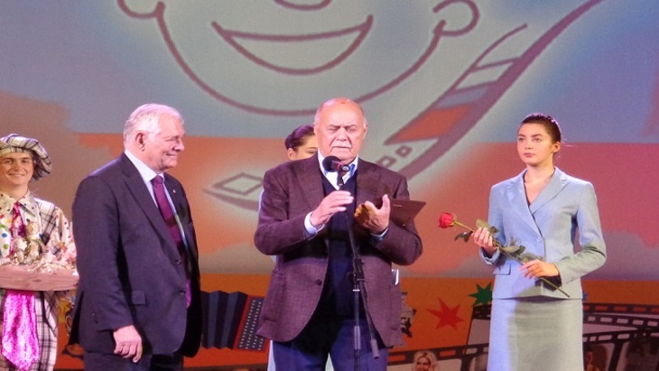 В Туле раздали награды артистам, режиссерам и… доктору Рошалю - фото