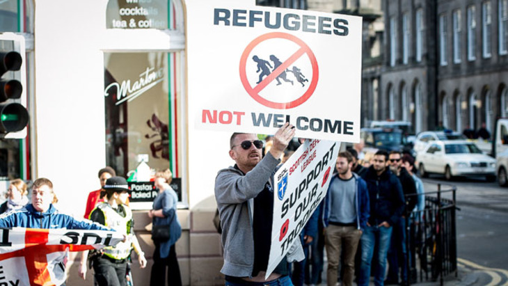 Европейцы завидуют беженцам - фото