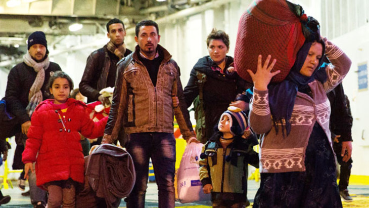 Анкара обрушивает на Европу новый вал миграции - фото