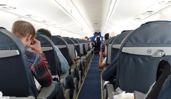 Авиакомпаниям рекомендовали высаживать пассажиров при духоте на борту