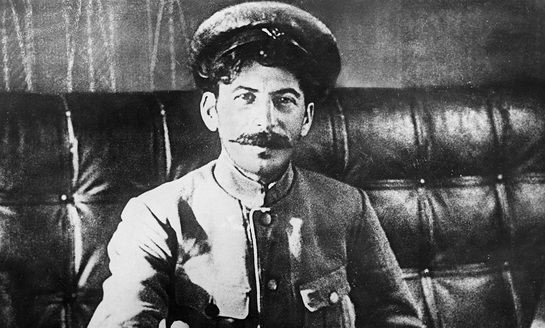 Усатый нянь Иосиф Сталин - фото