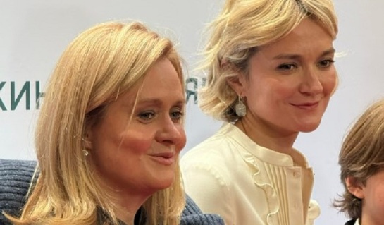 Надя Михалкова представила странное семейное кино - фото