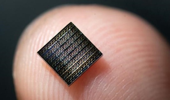 Ученые изобрели чип-мозг - фото