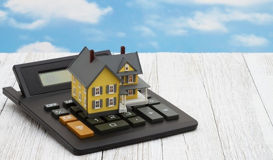 Минфин допустил введение туристического налога при аренде частных домов и квартир - фото