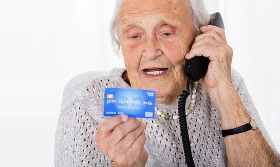 Телефонные аферисты начали использовать новую схему обмана пенсионеров - фото